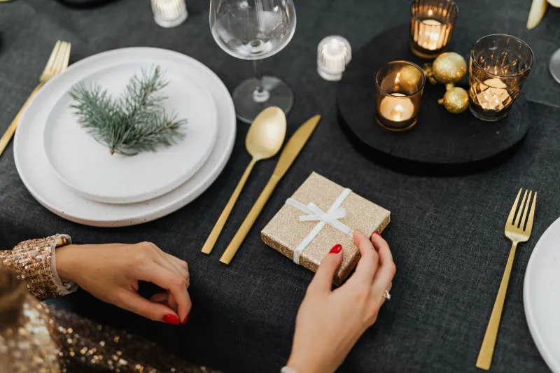 More Than a Price Tag: How Smart Sugar Mommas Use Generosity as a Power Tool, Not a Crutch